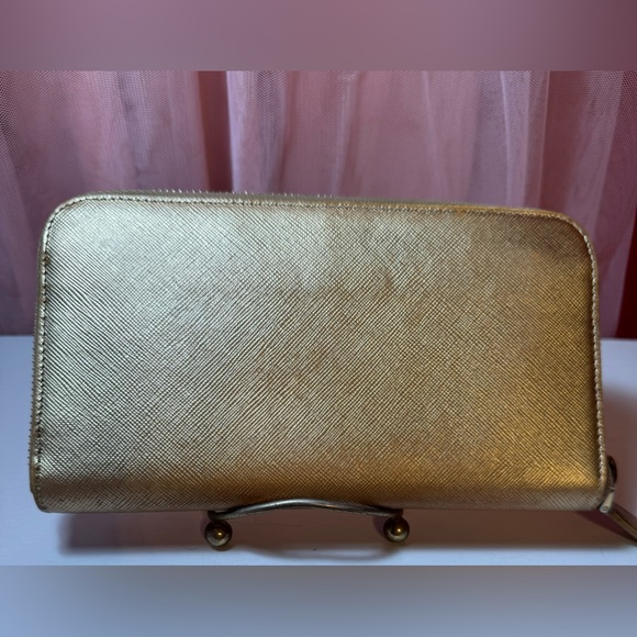 REDUCED Prada Gold Saffiano Leather zip Around Continental - Picture 9 of 15